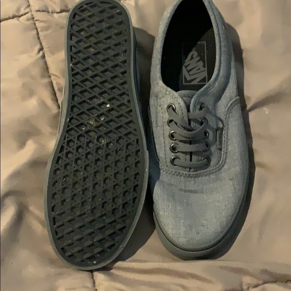 Vans - Picture 3 of 3